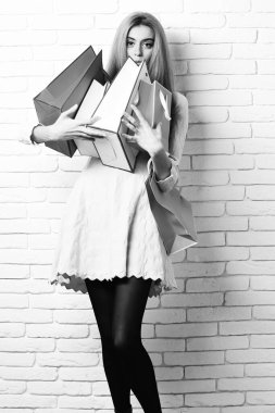 Renkli kazıklı güzel kız.