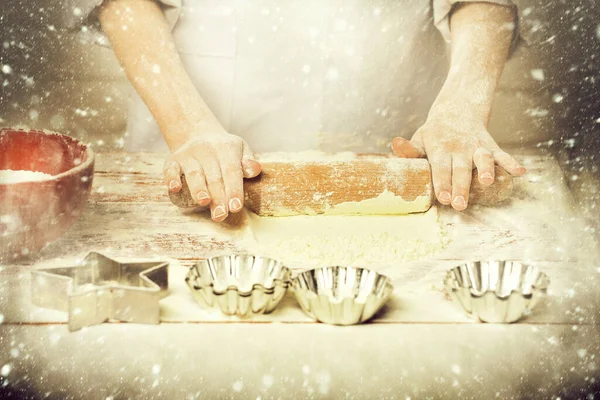 Mãos masculinas de cozinheiro chef — Fotografia de Stock