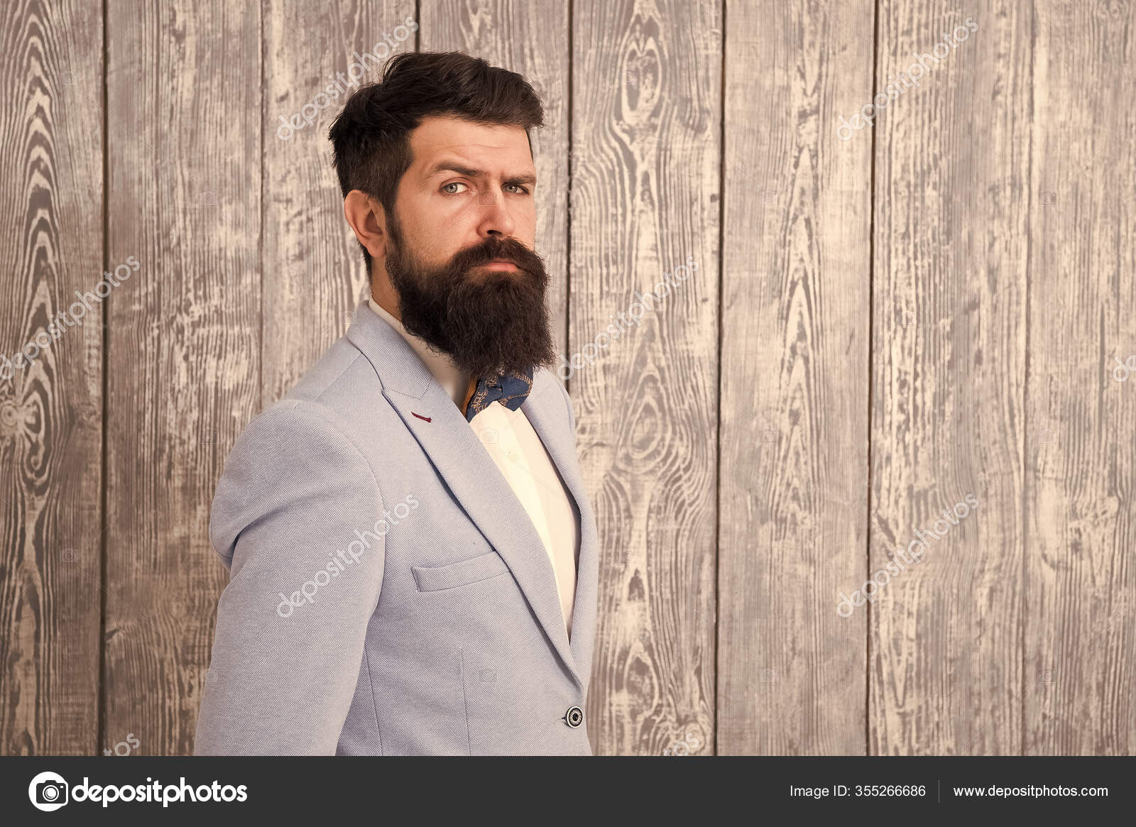 Cortes de Barba Modernos e Estilosos para Homens | Tendências 2024, image size:1600x1165