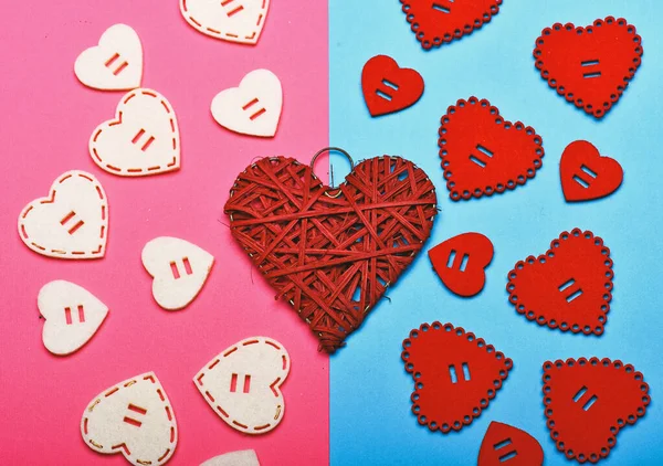 Valentinsdag-fest. gjøre narr av kreativ design. Minimal styling Valentines Day flatlay. Romantisk hilsen. hjertets bakgrunn i dag. Kjærlighet og romantikk. Verdens hjertedag. Kjærligheten er i luften – stockfoto