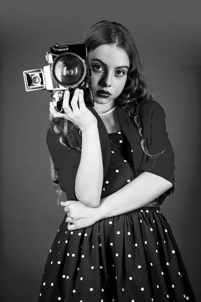 Professional camera. Girl with retro camera. Capture moments. SLR camera. Learn use presets. Courses for photographers. Education for reporters and journalists. Editing photos. Manual settings — Stock Photo, Image