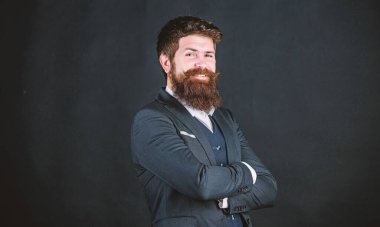 bıyıklı mutlu vahşi kafkas hipster. Erkek resmi moda. Şık etkinlik yöneticisi. Takım elbiseli bir iş adamı. sakallı mutlu olgun hipster. olay yöneticisi. Sakallı adam olay yöneticisi