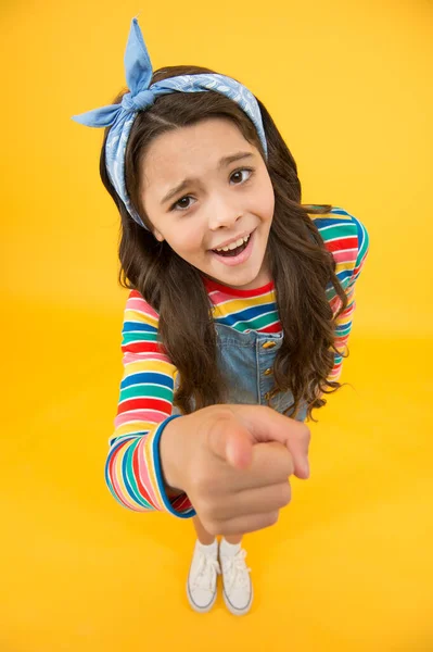 Happy childrens day. small girl express positivity. cheerful and carefree. fashionable kid pointing finger. summer holiday and vacation. colorful spring fashion. vintage styled headscarf — Stock Photo, Image