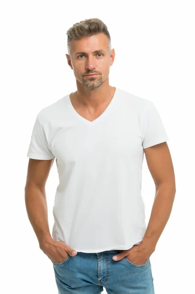 Negozio abbigliamento casual uomo. Bell'uomo in stile casual isolato sul bianco. Tendenze moda casual. Negozio di abbigliamento. Moda e stile. Sentirsi sicuri di sé in abiti casual. Indossare tutti i giorni — Foto Stock