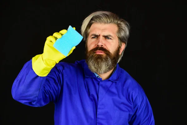 人間保護ゴム手袋。微生物を破壊する。消毒の概念。青い制服でひげを剃る。春の掃除。ヒップスタークリーンハウス。ウイルスと微生物。ウイルス感染症だ。きれいな家 — ストック写真