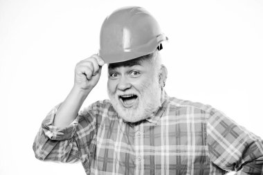Tamir ya da yenileme. Ev tadilatı. Sakallı mühendis kask takıyor. Tamir konsepti. Mühendis mimar ya da müteahhit. Kıdemli mühendis ustabaşı. Tesisat servisi. Tecrübeli mühendis