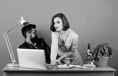 Kışkırtma konsepti. Özel ders. Öğretmenle flört etmek. Öğrenci şehvetli seksi kız ve deneyimli öğretmen. Zevk öğretiyorum. Genç ve tam fikirler. Olgun öğretmen ve çekici öğrenci.