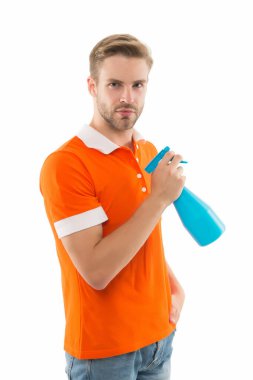 Nemlendirici terapi. Kurumayı önle. Adam sis spreyini tutuyor. Kolayca nemlendirici olmadan havaya nem eklenebilir. Doğal olarak nemlendirme odası. Uygun hava nem seviyelerini korumak sağlık için önemlidir.