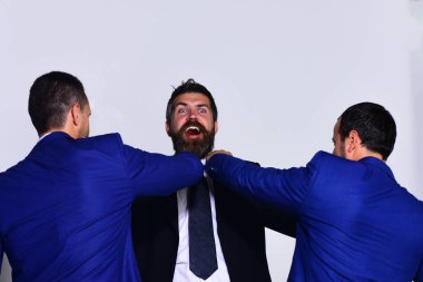 İş arkadaşları en iyi pozisyona karar verir. İş muhalefeti ve rekabet konsepti