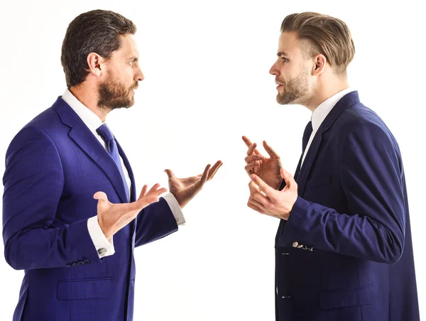 Επιχειρηματική παρεξήγηση. Άνδρες με κοστούμια ή επιχειρηματίες — Φωτογραφία Αρχείου