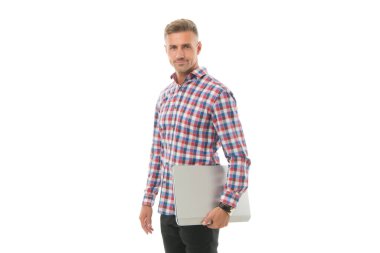 Daha iyi bir yaşam için hareket kabiliyeti. Yakışıklı adam dizüstü bilgisayarı beyazda izole etti. Laptop bilgisayarı. Not defteri ve bilgisayar. Modern teknoloji. Tasarımcı için dizüstü. Programlama ve web geliştirme. Uzaktan kumanda. Bağımsız