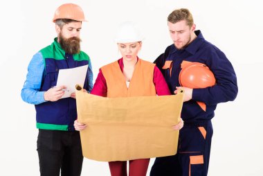 Erkek ve kadın kasklar, kasklar, mimarlar meşgul.