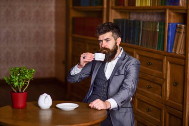 Lüks yaşam tarzı, başarı, zarafet, çay zamanı konsepti.