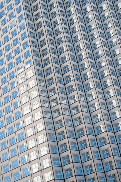 Impressing glassworks. Skyscraper modern city architecture. Modern building architecture. Sky reflects in mirror glass windows. Urban Architecture concept. Business centre. Abstract background — Stock Photo, Image