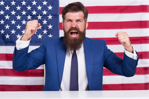 A Stronger America. patriotic and national glory. English studying speak. Patriotism and freedom. national holiday. Fourth Of July United States Independence Day. man Celebrate victory near Flag — Stock Photo, Image