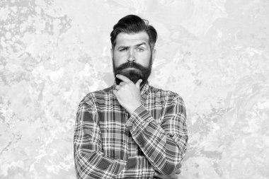 - Sanırım öyle. Hippi erkek kıyafeti. Olgun ve modaya uygun. Erkeksi özellikler. Zalim, sakallı, beton bir geçmişi var. Sakallı ve bıyıklı ciddi bir adam. Kareli gömlekli kendine güvenen hippi. Hipster tarzı