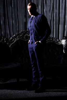 Profesyonel başarı, şık kıyafetler, eski tarz, zengin konsept..