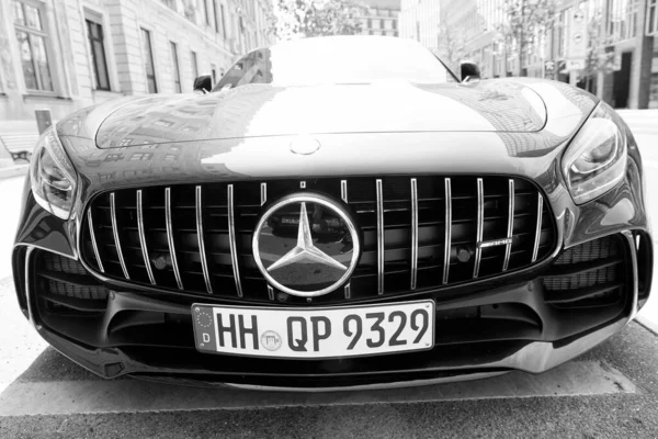 Supercar Lamborghini Huracan LP 610-4 couleur noire garée dans la rue à Hambourg — Photo