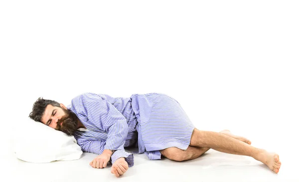 Hombre con la cara relajada, acostado en la almohada . — Foto de Stock