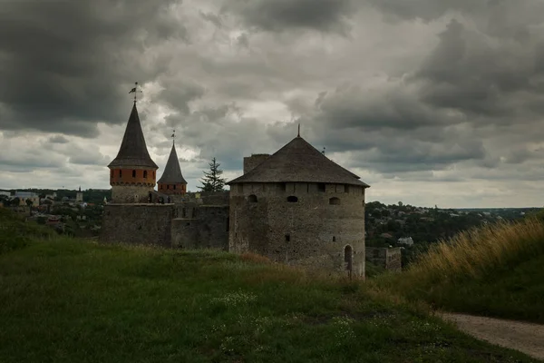 Torres Castelo Medieval Fortaleza Kamenetz Podolsky Edifício Histórico — Fotografia de Stock