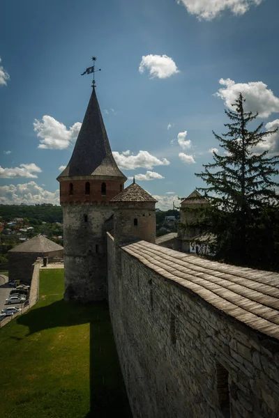 Torres Castelo Medieval Fortaleza Kamenetz Podolsky Edifício Histórico — Fotografia de Stock