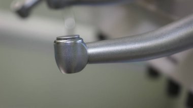 Diş teli. Aletler yakın plan. Sığ alan derinliği.