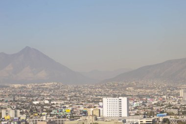 Monterrey Mexico kentindeki kirlilikte kaydedilen ilerlemenin görüntüsü