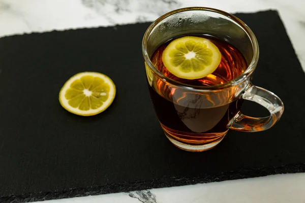Tasse Tee Mit Zitrone — Stockfoto