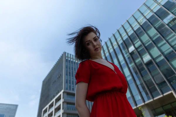 Retrato Una Chica Posando Aire Libre —  Fotos de Stock