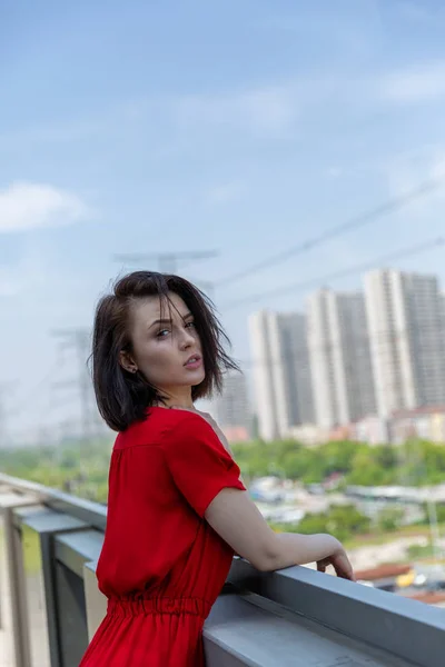 Retrato Una Chica Posando Aire Libre —  Fotos de Stock