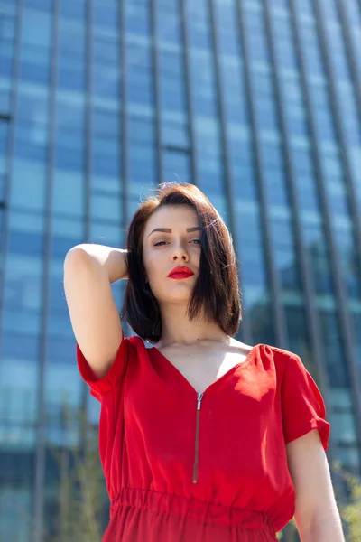 Retrato Una Chica Posando Aire Libre —  Fotos de Stock