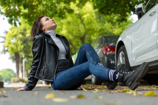 Portrait Girl Posing Outdoor — Stock Photo, Image