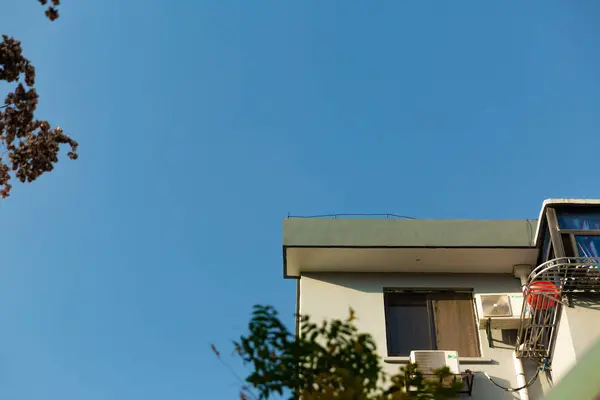 Old House Blue Sky Background — Stock Photo, Image