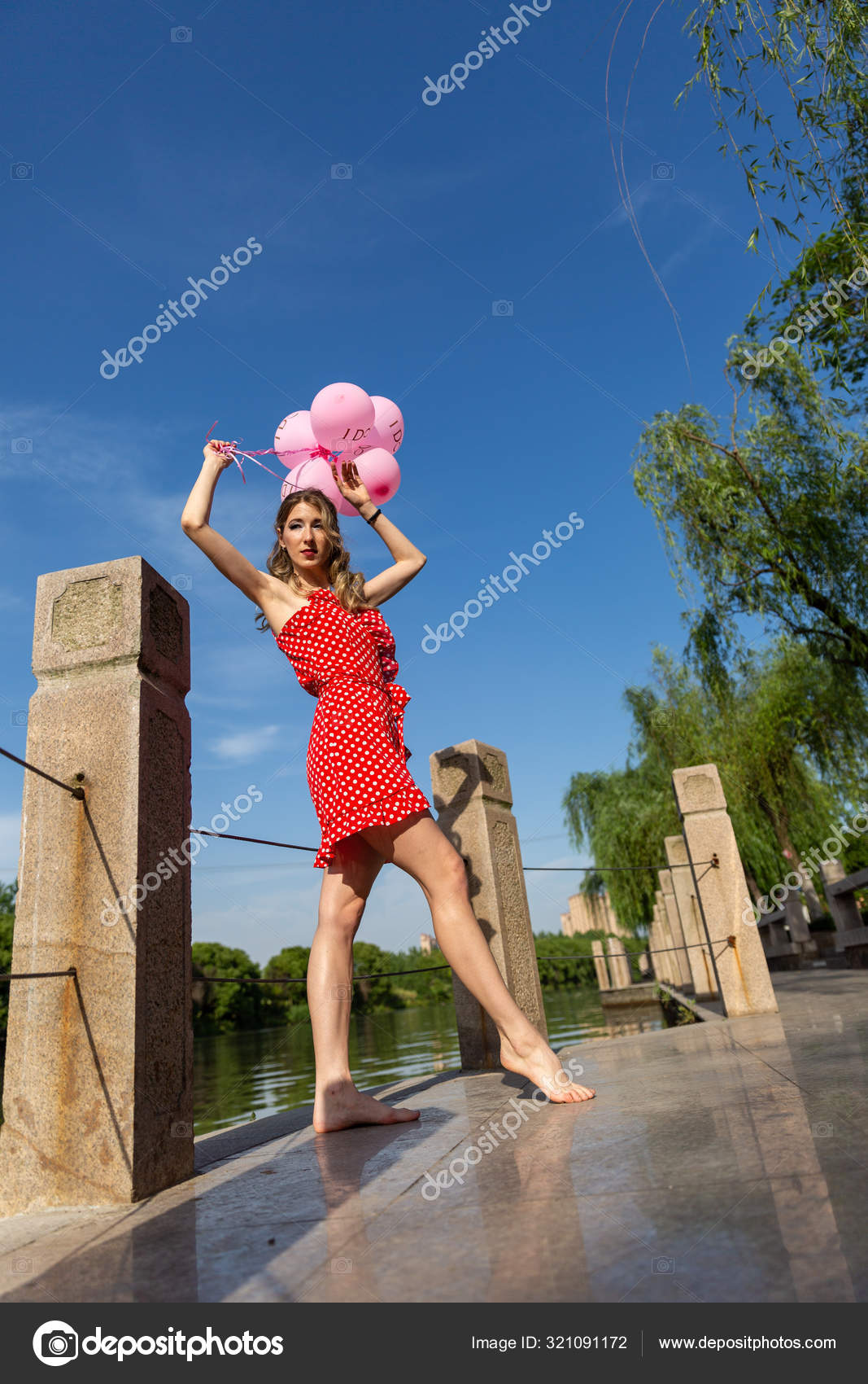 https://st3.depositphotos.com/27614600/32109/i/1600/depositphotos_321091172-stock-photo-portrait-girl-pink-balloons.jpg