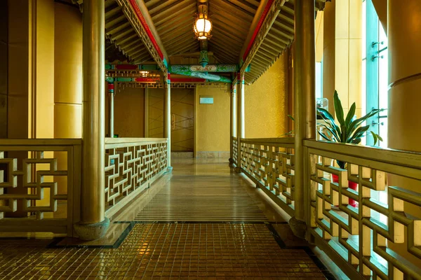 Wewnątrz Budynku Stylu Chińskim — Darmowe zdjęcie stockowe
