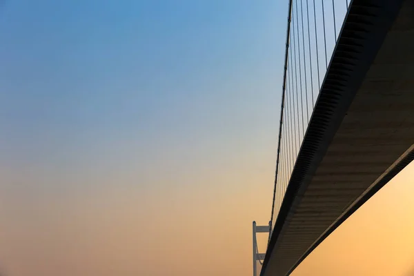 Vedere Unghi Scăzut Pod Fundal Apus Soare — Fotografie de stoc gratuită