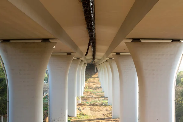 昼間の橋の建設の様子 — ストック写真