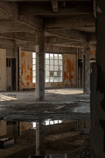 Dentro Las Ruinas Del Edificio Durante Día — Foto de Stock