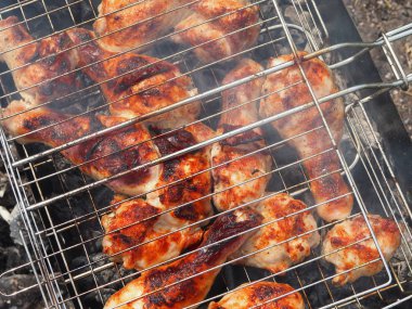 Marine edilmiş ızgara tavuk bacak