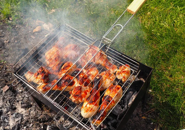 Marynowany kurczak z grilla nogi — Zdjęcie stockowe