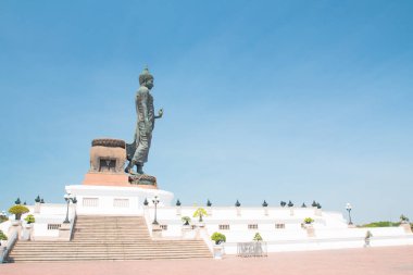 phutthamonthon il tapınakta büyük Buda heykeli.