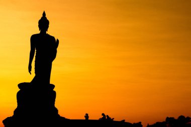 Buda heykelinin silueti