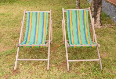 çim ahşap plaj sandalyeleri çeşitli renklerde