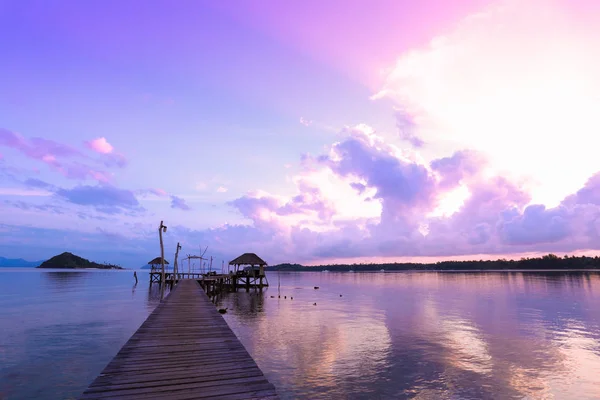 Paisagem Marinha Sobre Água Bungalow Nascer Sol — Fotografia de Stock