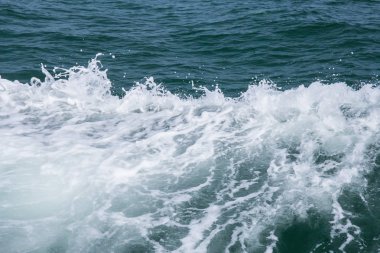 Deniz ve dalgalar, Dalga yolcu gemisi neden.