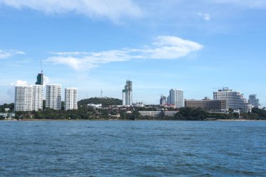 River ile şehir silueti, Tayland