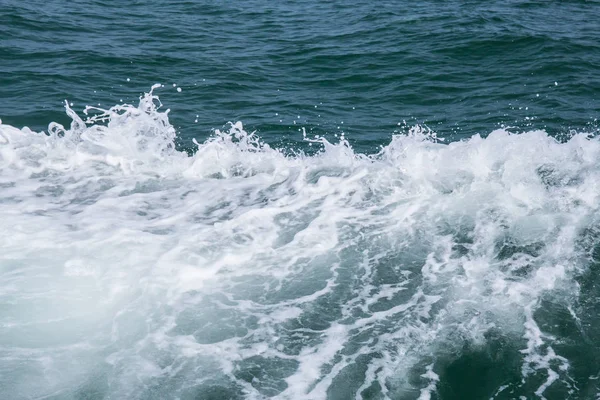 Deniz ve dalgalar, Dalga yolcu gemisi neden.