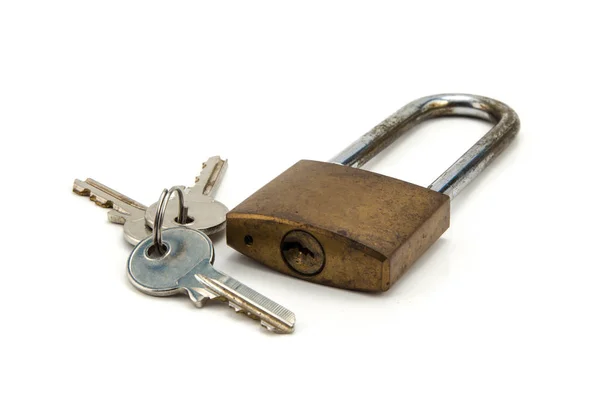 Κλειδαριά Και Κλειδί Που Απομονώνονται Λευκό Φόντο — Φωτογραφία Αρχείου
