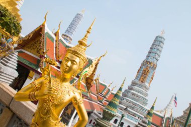 Wat phra kaew de Goldent Ginnaree heykeli sanat