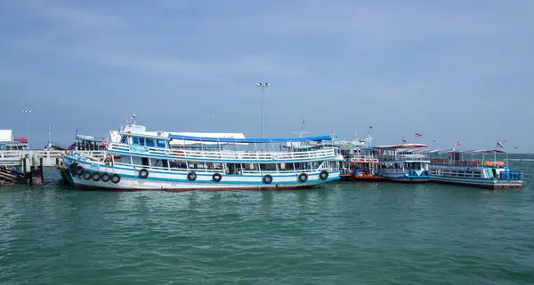 Bali Hai Pattaya Septiembre Puerto Barco Día Del Cielo Azul — Foto de Stock